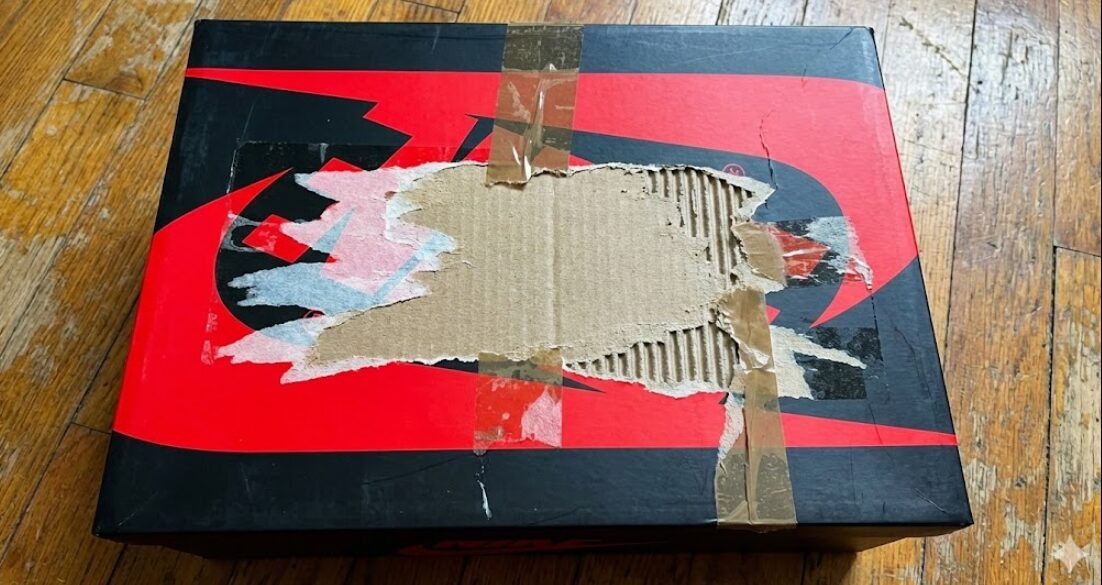 スニーカー 箱 どうして る